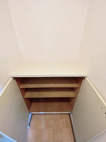 収納　別部屋反転間取りのお写真となります。