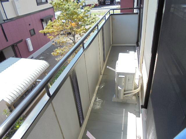 バルコニー　写真は201号室です（参考）