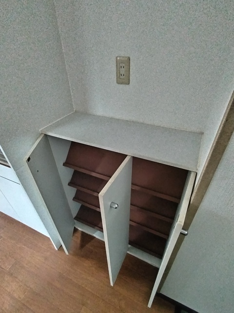 玄関　シューズケースあります！