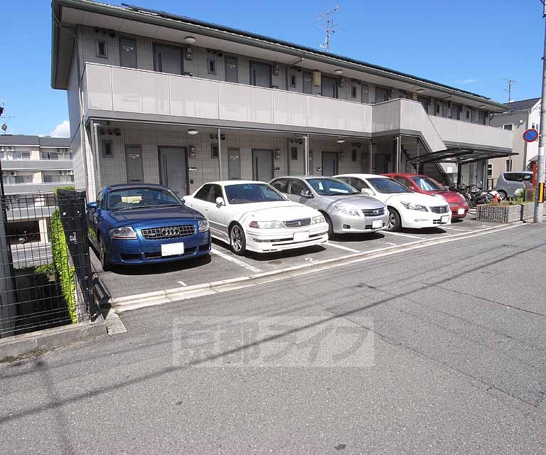 駐車場　目の前が敷地内駐車場です。