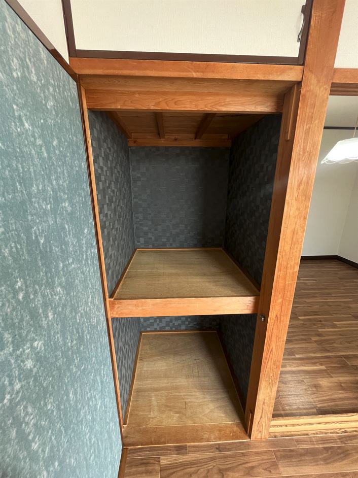 収納　洋室6帖押入