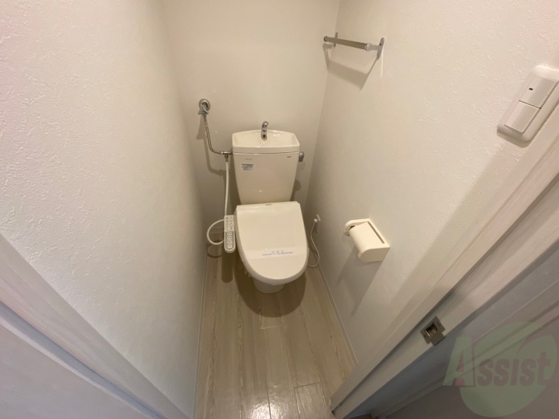 トイレ　こちらはトイレです。清潔感があり、安心して使用できます。