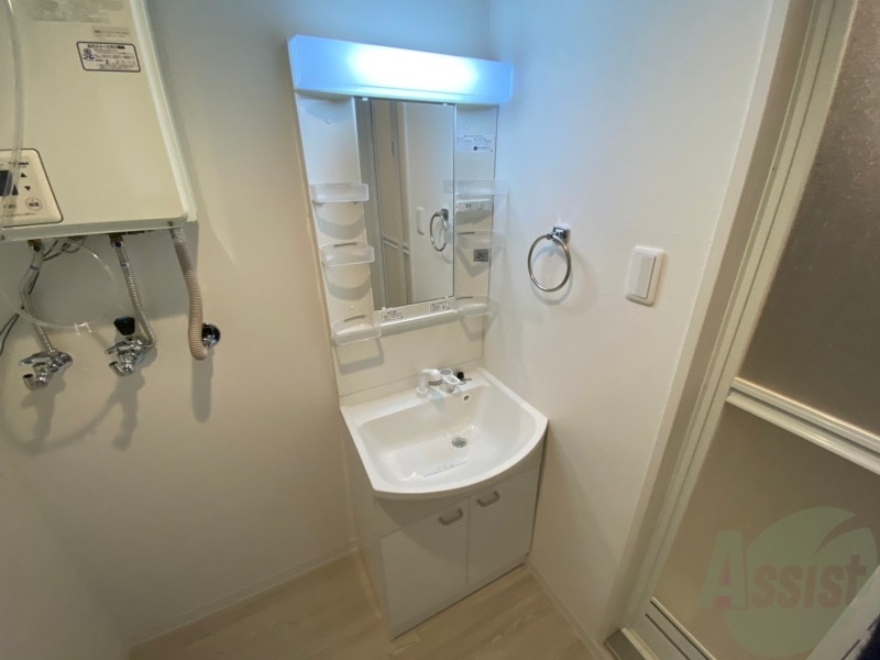 洗面設備　こちらに洗面台があります。朝の洗顔はこちらで。