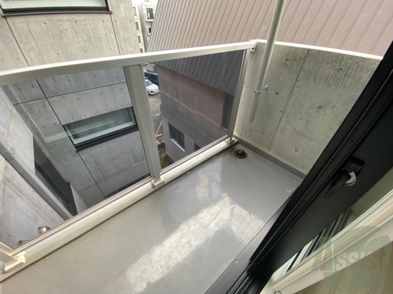 バルコニー　バルコニーです。洗濯物を干したり一息ついたりできますね！