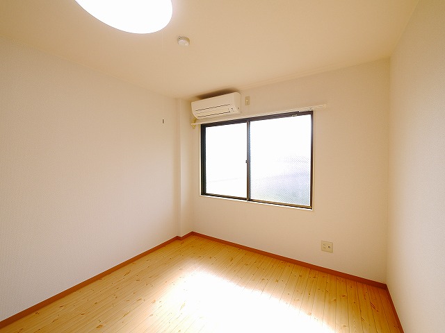 居室・リビング　きれいな洋室です