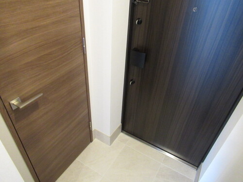 玄関　玄関　※新築未入居