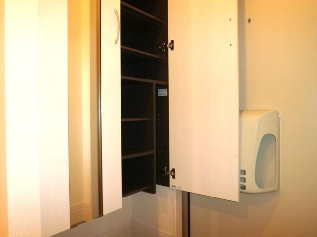 玄関　シューズボックス