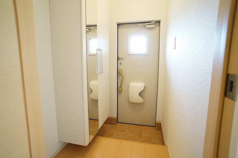 玄関　図面と現状に相違がある場合には現状を優先