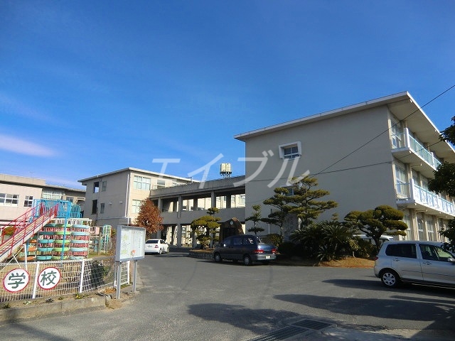 小学校　芳田小学校（小学校）まで1700m