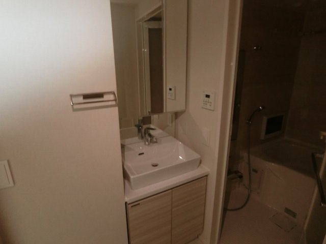 洗面設備　他のお部屋の参考写真となります。