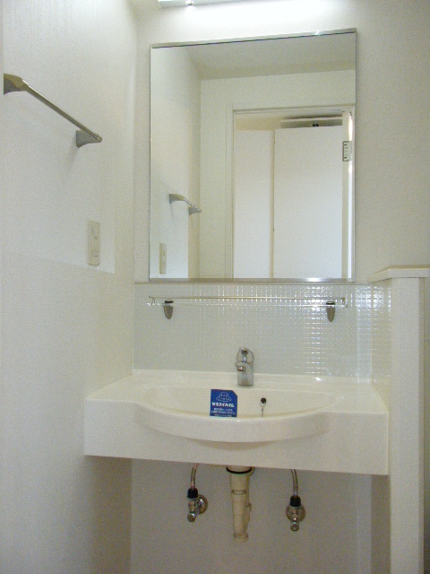 洗面設備　別部屋参照・現状優先