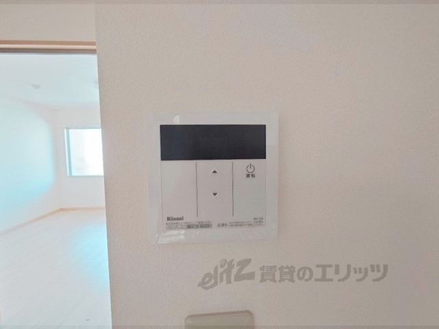 その他設備　給湯器リモコン