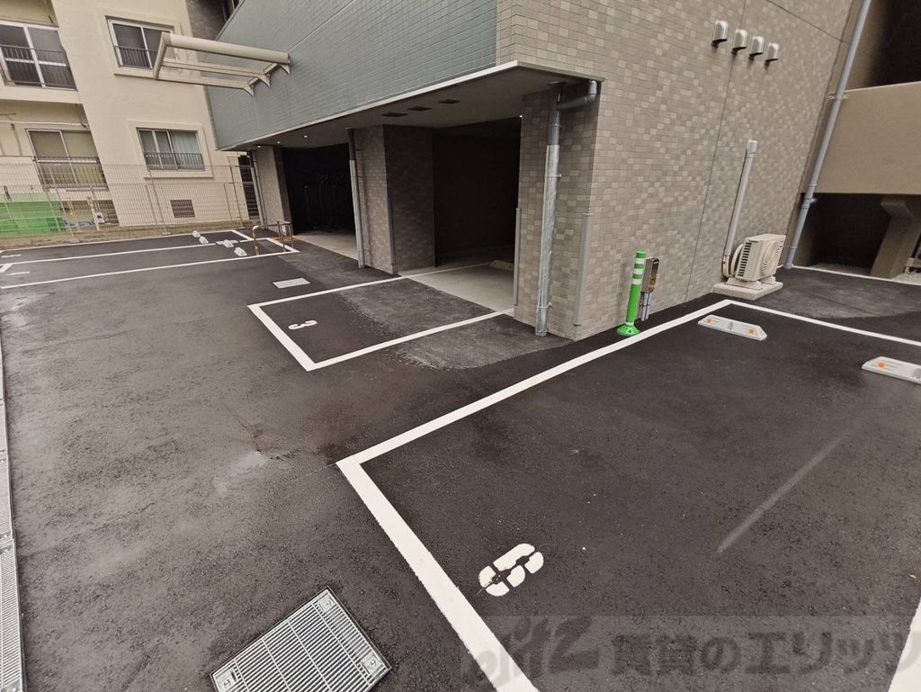 駐車場　駐車場