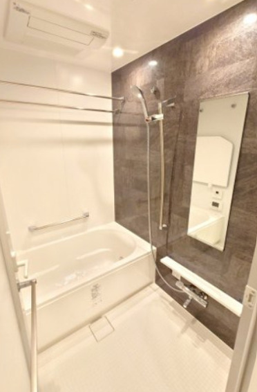 バス・シャワールーム　※別部屋の参考写真です。