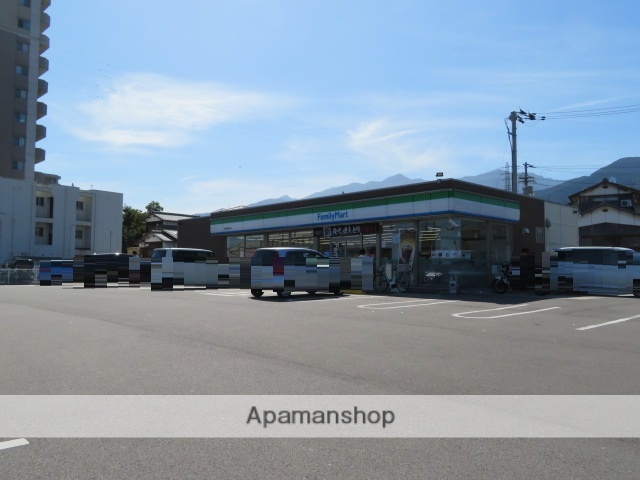 コンビニ　ファミリーマート（コンビニ）まで598m