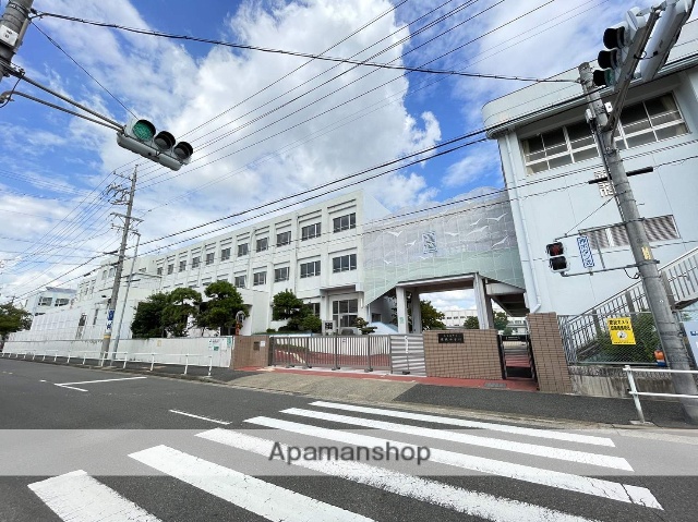 コンビニ　ファミリーマート（コンビニ）まで236m