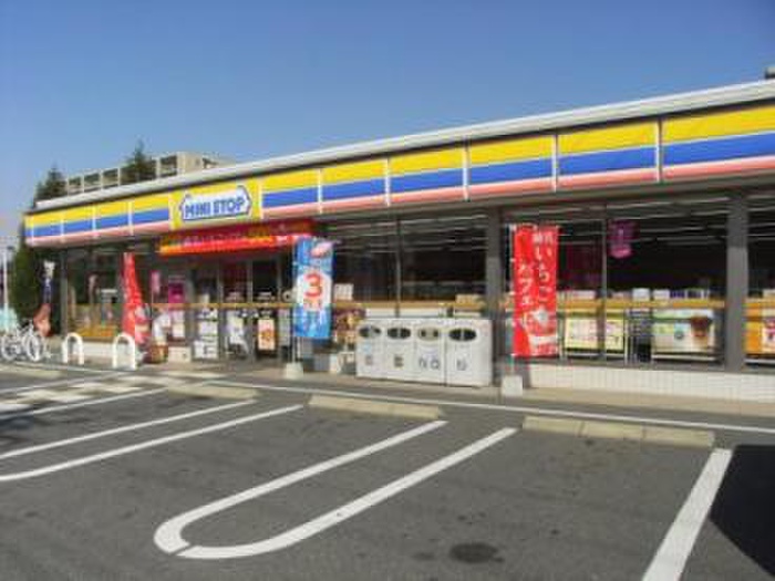 コンビニ　ミニストップ大阪諸口5丁目店（コンビニ）まで270m