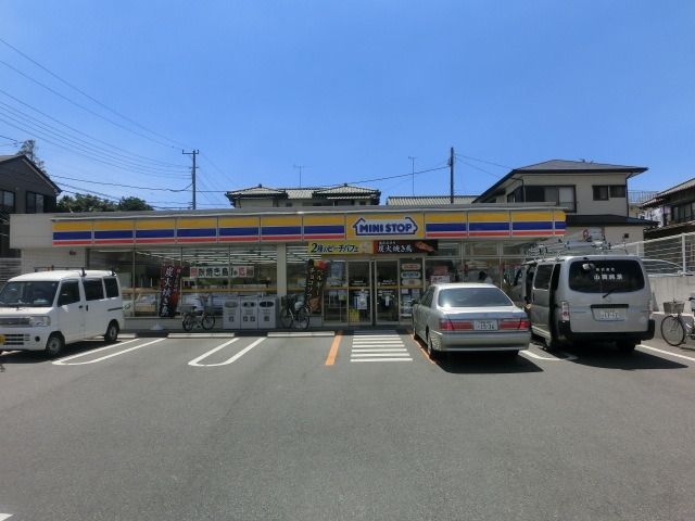 コンビニ　ミニストップ（コンビニ）まで370m