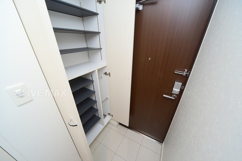 玄関　※写真と異なる場合は現状優先。