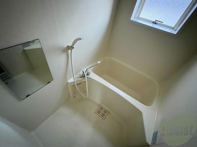 バス・シャワールーム　綺麗な浴室です。１日の疲れを癒すのに最適ですね。