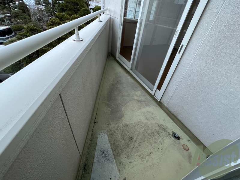 バルコニー　広いバルコニーです。洗濯物が干しやすいですね。