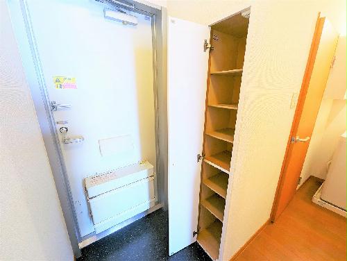 玄関　設備仕様は号室により異なる為、現況を優先します。