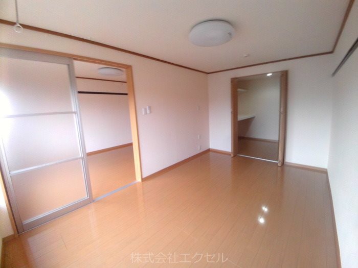 居室・リビング　明るい洋室です。