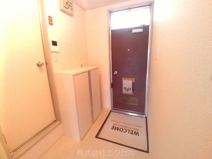 玄関　シューズボックス完備です。