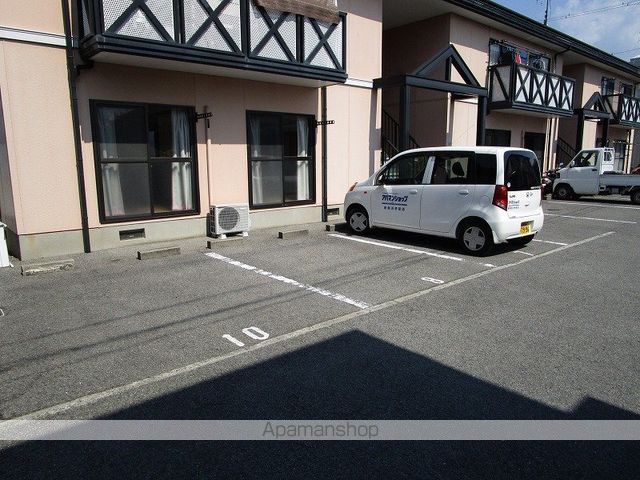 その他　敷地内駐車場（その他）まで2m