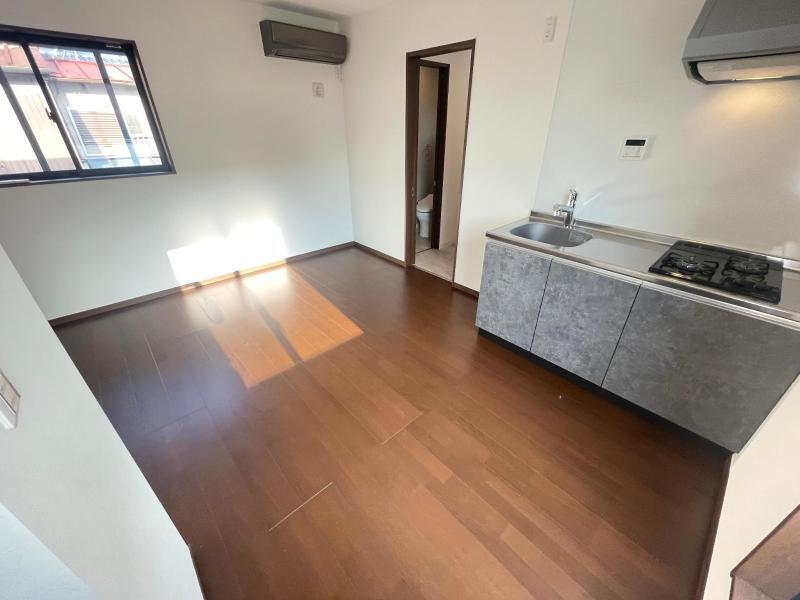 居室・リビング　室内