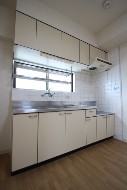 キッチン　※同号室の別階のお写真です