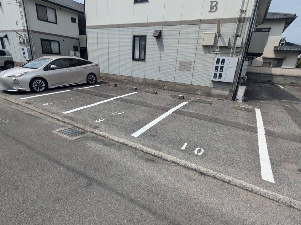 駐車場　駐車場
