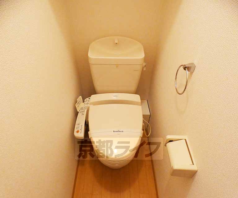 トイレ　ウォシュレットつきです