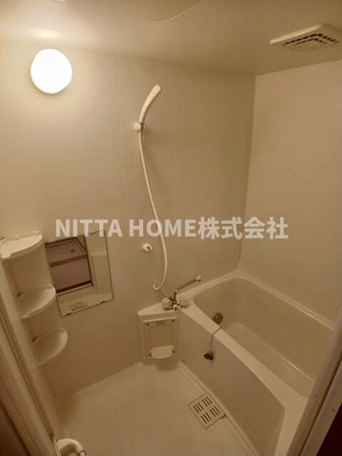 バス・シャワールーム　追い焚き機能付きバスルーム★