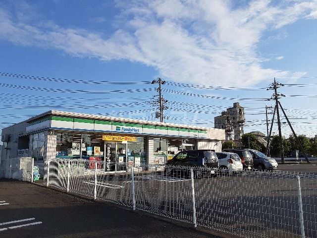 コンビニ　ファミリーマート阿見西郷店（コンビニ）まで810m