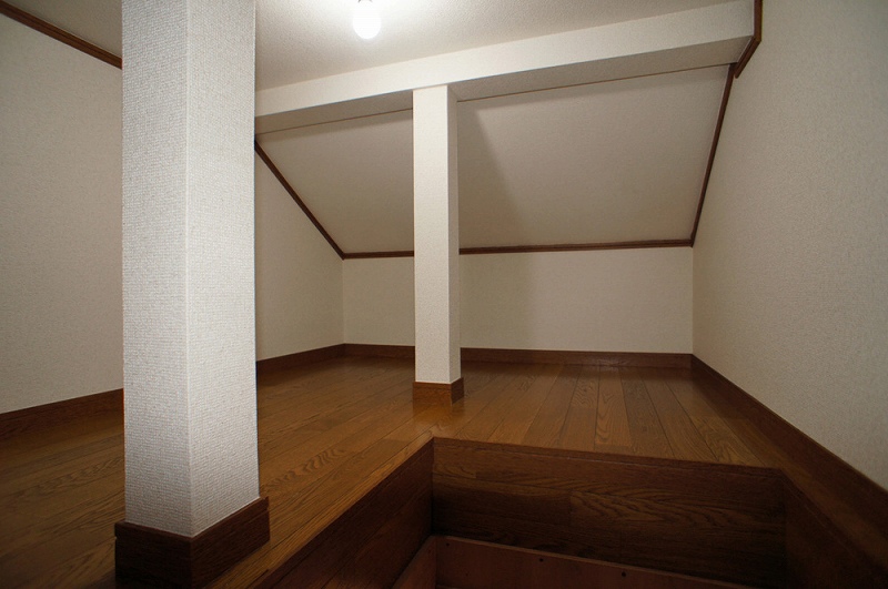 収納　▼屋根裏収納