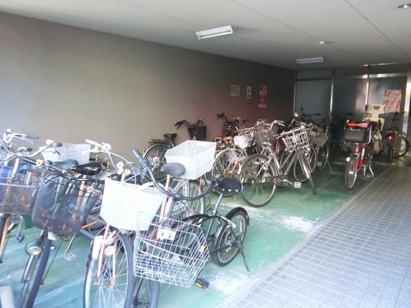 その他共有部分　屋内駐輪場です！