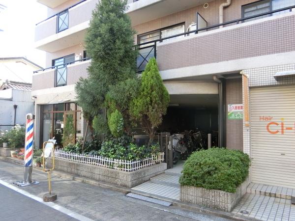 エントランス　鉄筋コンクリート造のマンションです！