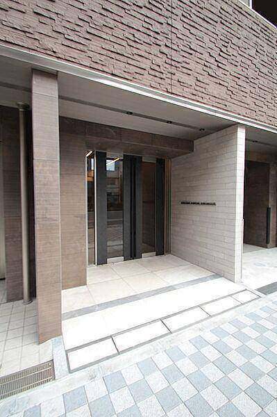 エントランス　オートロック完備