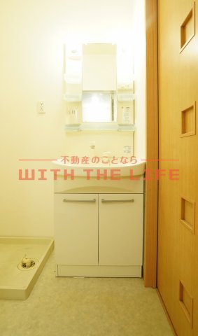 洗面設備　使いやすい独立洗面台です