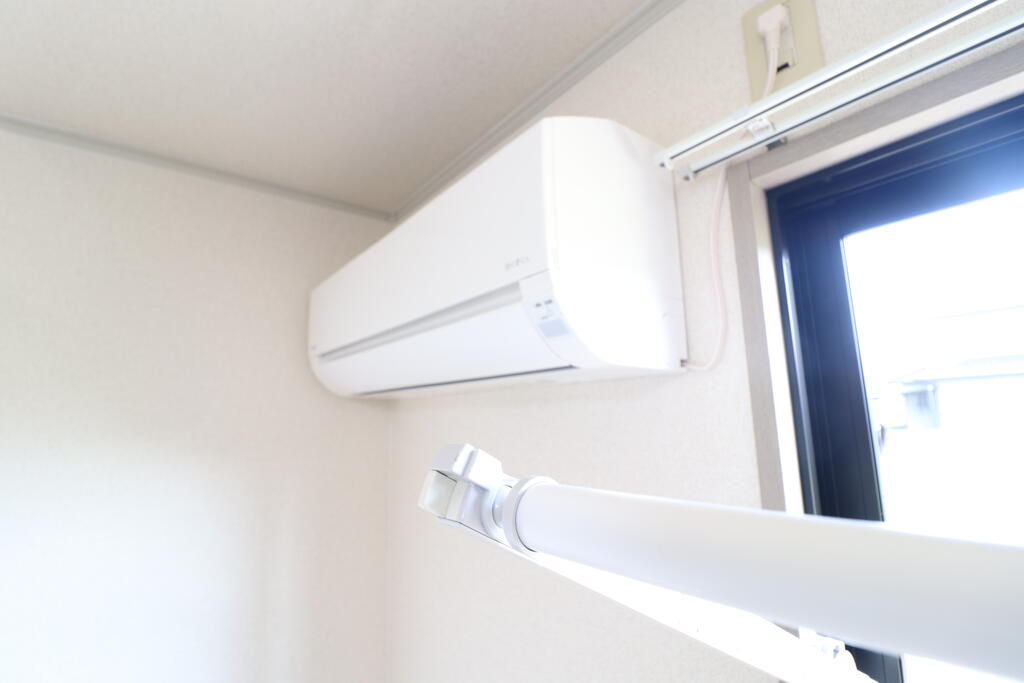 その他設備　エアコンと室内用物干し付いてます