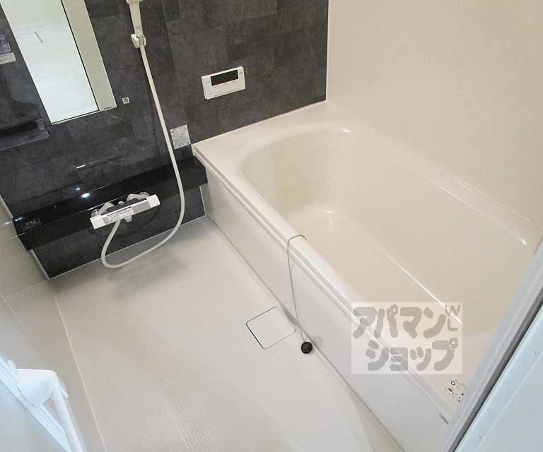 バス・シャワールーム　３０１号室の写真です。