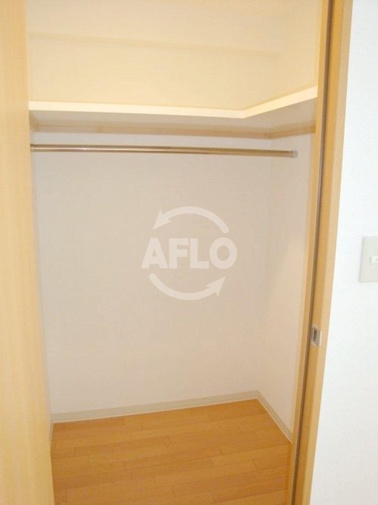 収納　アーデンタワー靭公園　ウォークインクローゼット