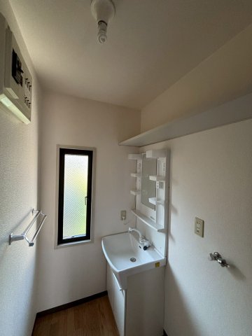 洗面設備　忙しい朝には欠かせない洗面所です