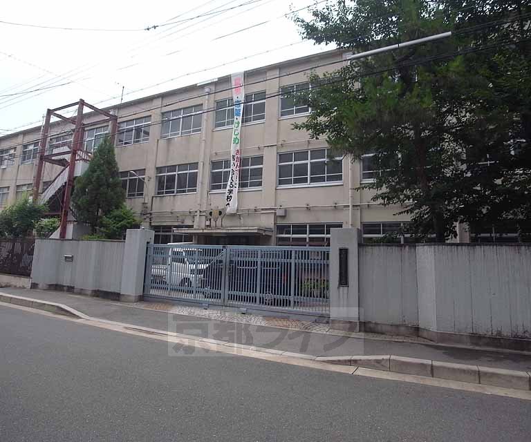 中学校　朱雀中学校（中学校）まで69m