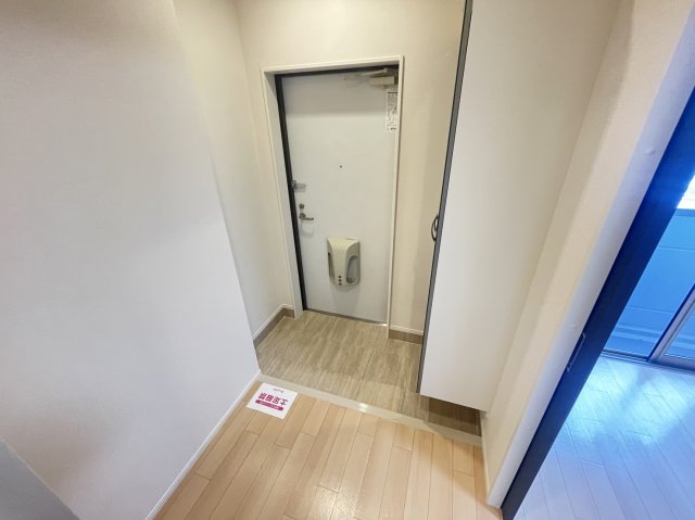 玄関　同メーカー施工の類似物件写真です。