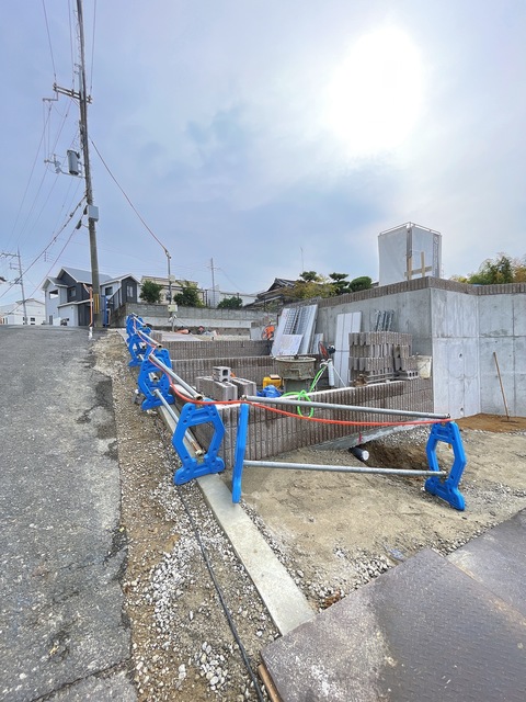 エントランス　外観（建設中）