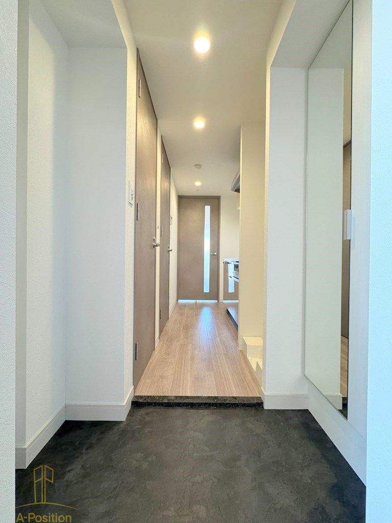 玄関　プレサンス難波デヴァンテ