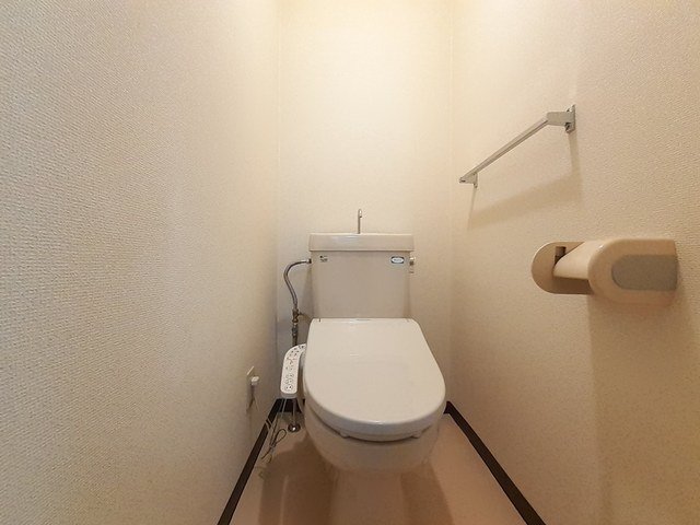 トイレ　清潔感のあるトイレです