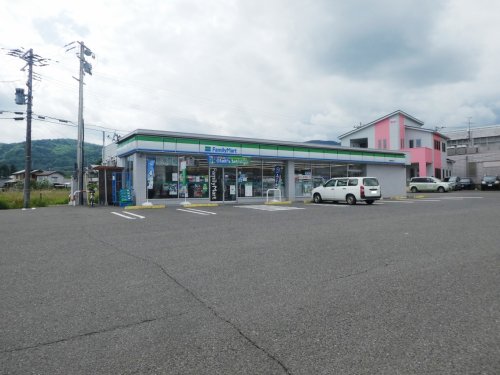 コンビニ　ファミリーマート 福島桑折町店（コンビニ）まで319m